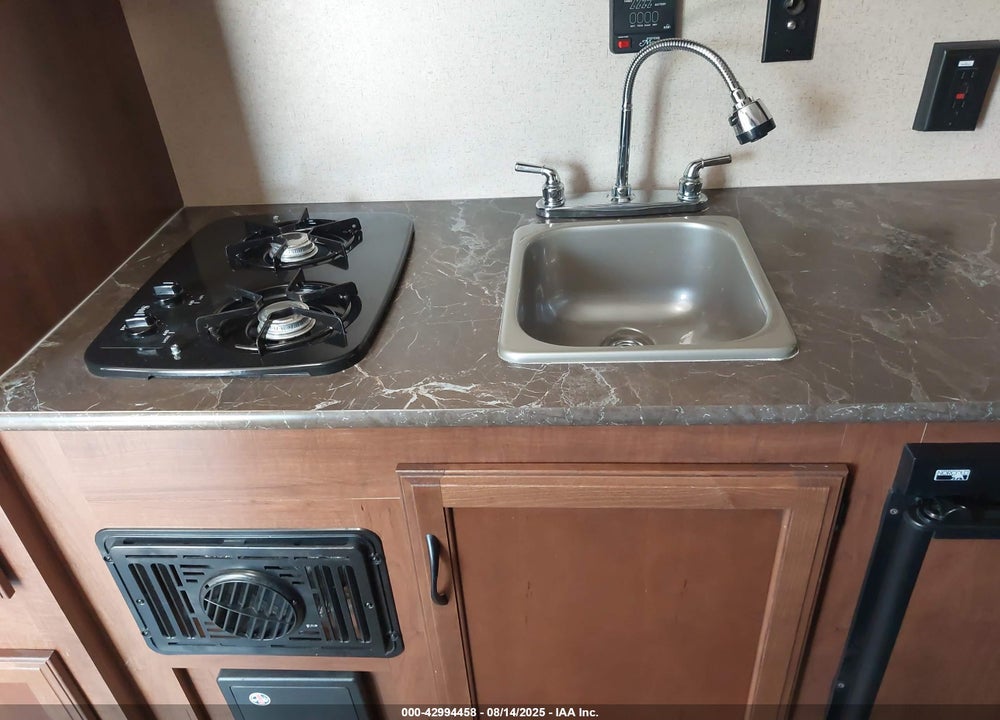 2016 JAYCO AMIGO VIN: 1UJBJ0AJ8G77A0150