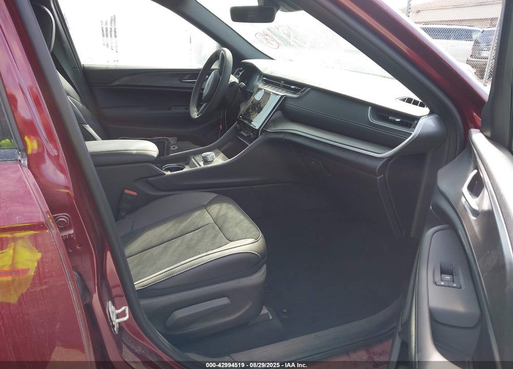 2025 JEEP GRAND CHEROKEE VIN: 1C4RJHAG3SC279749