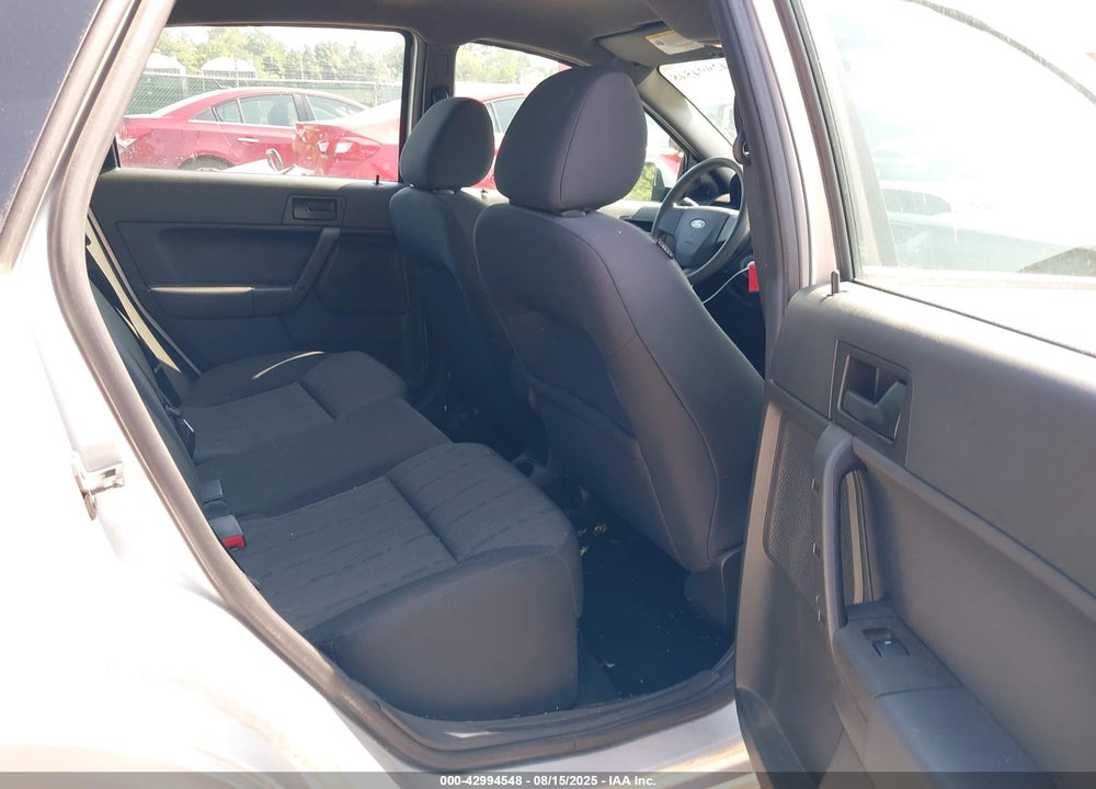 2011 FORD FOCUS VIN: 1FAHP3FN1BW120950
