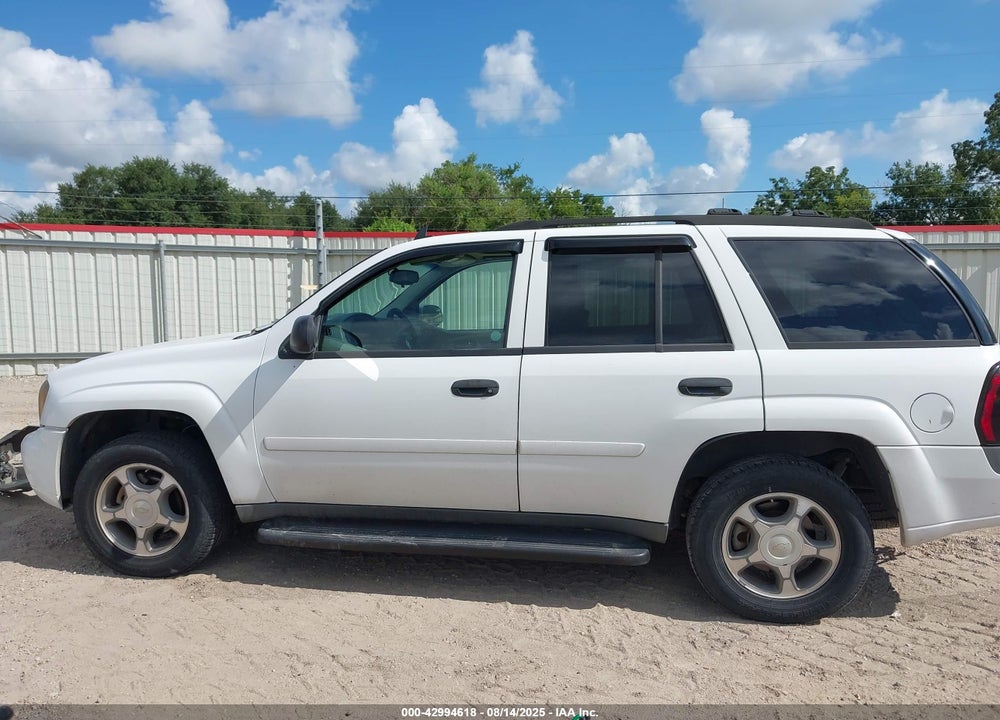 2007 CHEVROLET TRAILBLAZER LS VIN: 1GNDS13S172263845