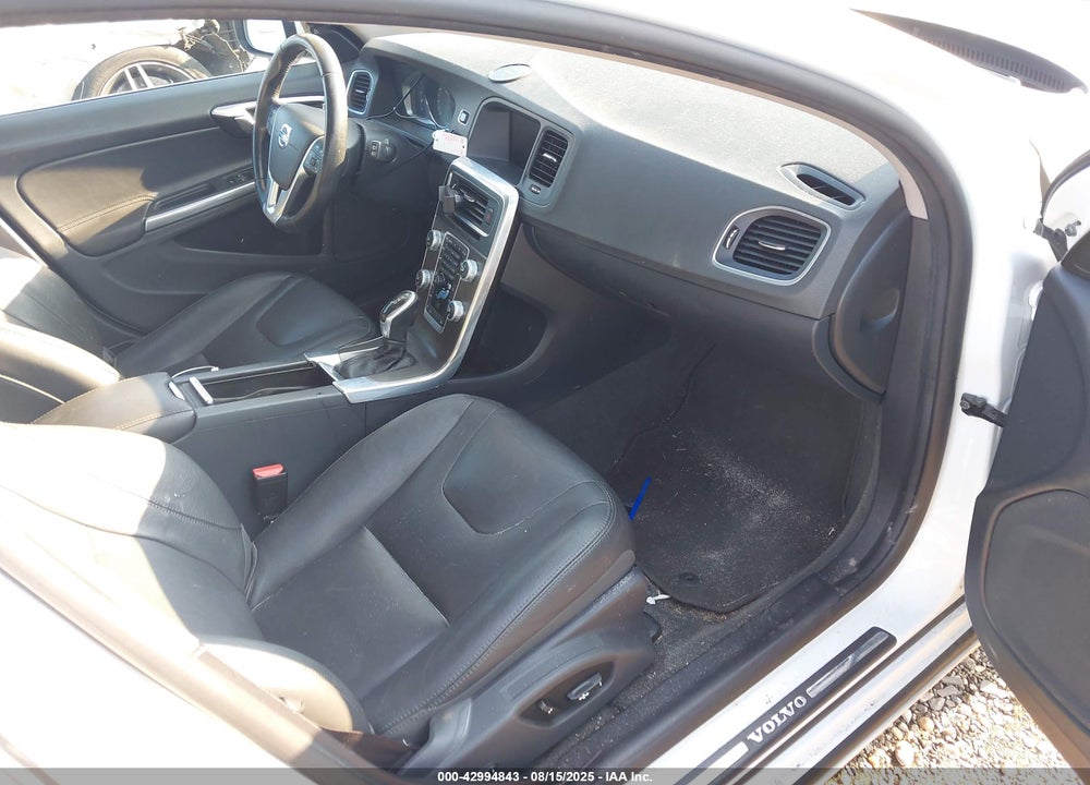 2016 VOLVO V60 VIN: YV1612SK5G1312279