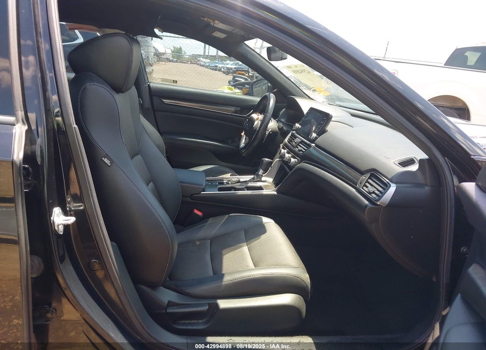 2021 HONDA ACCORD VIN: 1HGCV1F33MA083172