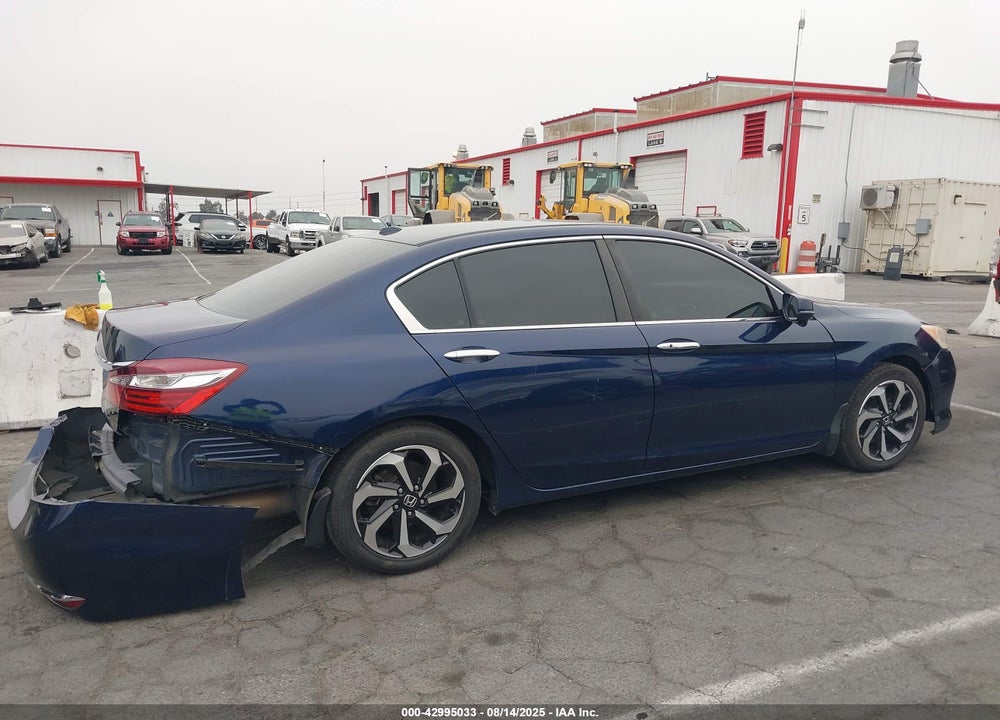 2017 HONDA ACCORD VIN: 1HGCR2F7XHA152345