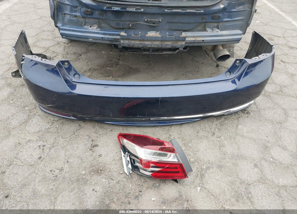 2017 HONDA ACCORD VIN: 1HGCR2F7XHA152345