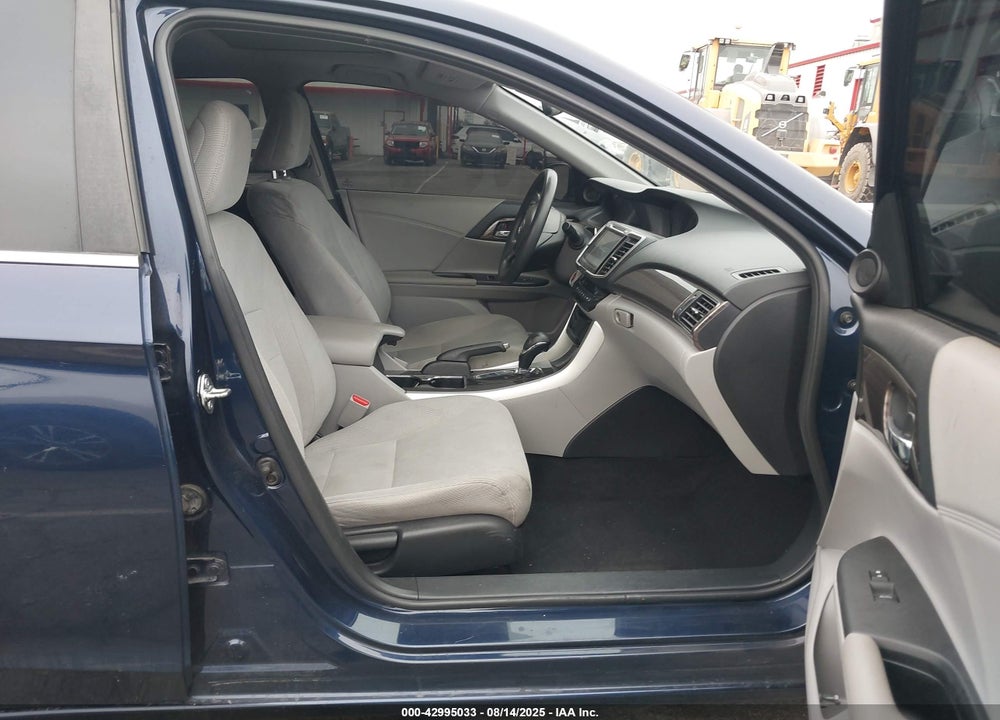 2017 HONDA ACCORD VIN: 1HGCR2F7XHA152345