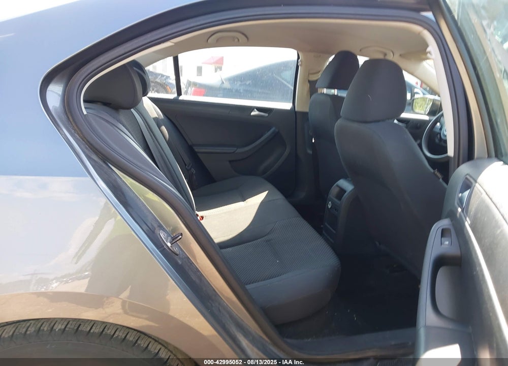 2014 VOLKSWAGEN JETTA VIN: 3VW2K7AJ4EM312116