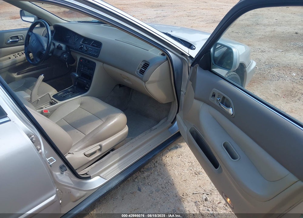 1997 HONDA ACCORD EX VIN: 1HGCD5664VA039932