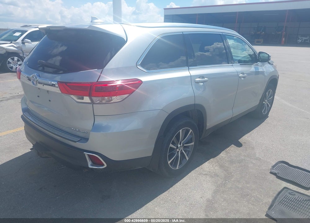 2019 TOYOTA HIGHLANDER VIN: 5TDJZRFH2KS612437