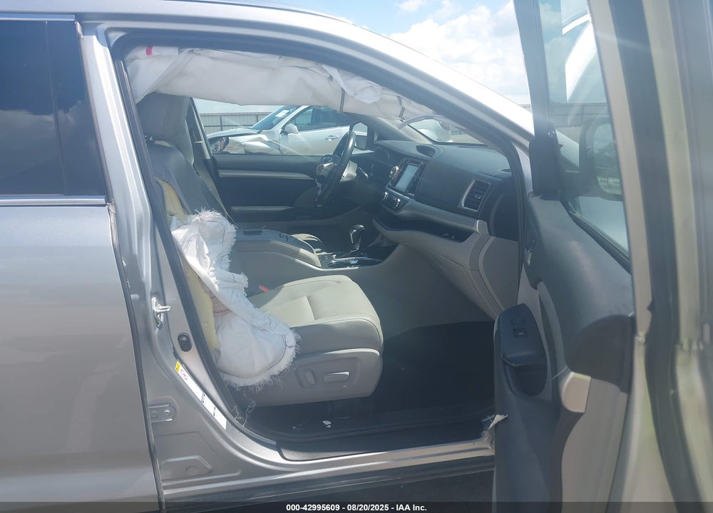2019 TOYOTA HIGHLANDER VIN: 5TDJZRFH2KS612437