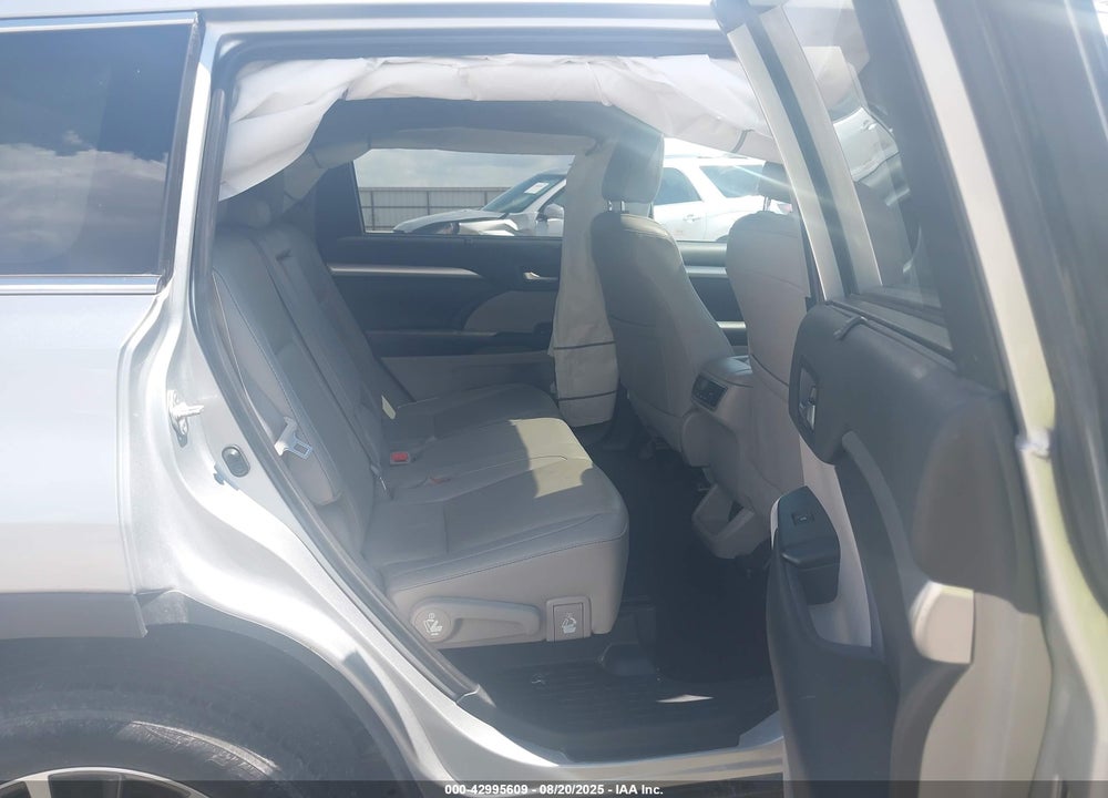 2019 TOYOTA HIGHLANDER VIN: 5TDJZRFH2KS612437