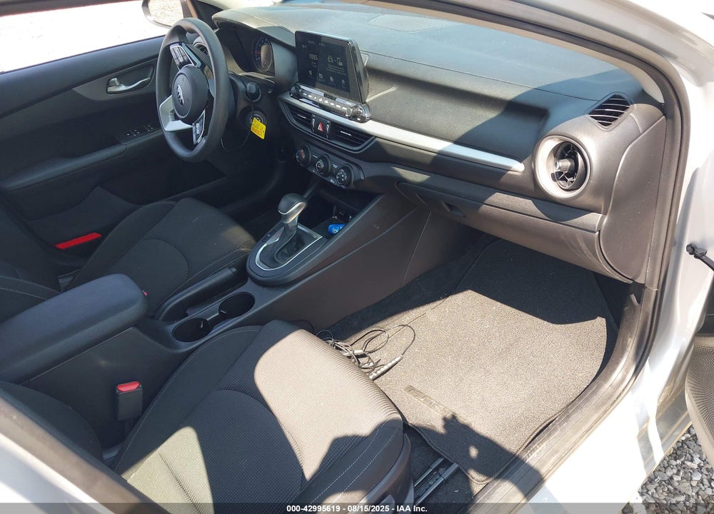 2021 KIA FORTE VIN: 3KPF24ADXME386064