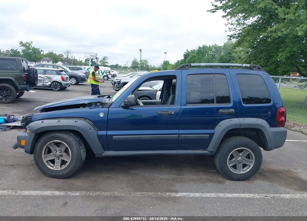 2005 JEEP LIBERTY RENEGADE VIN: 1J4GL38K85W564023