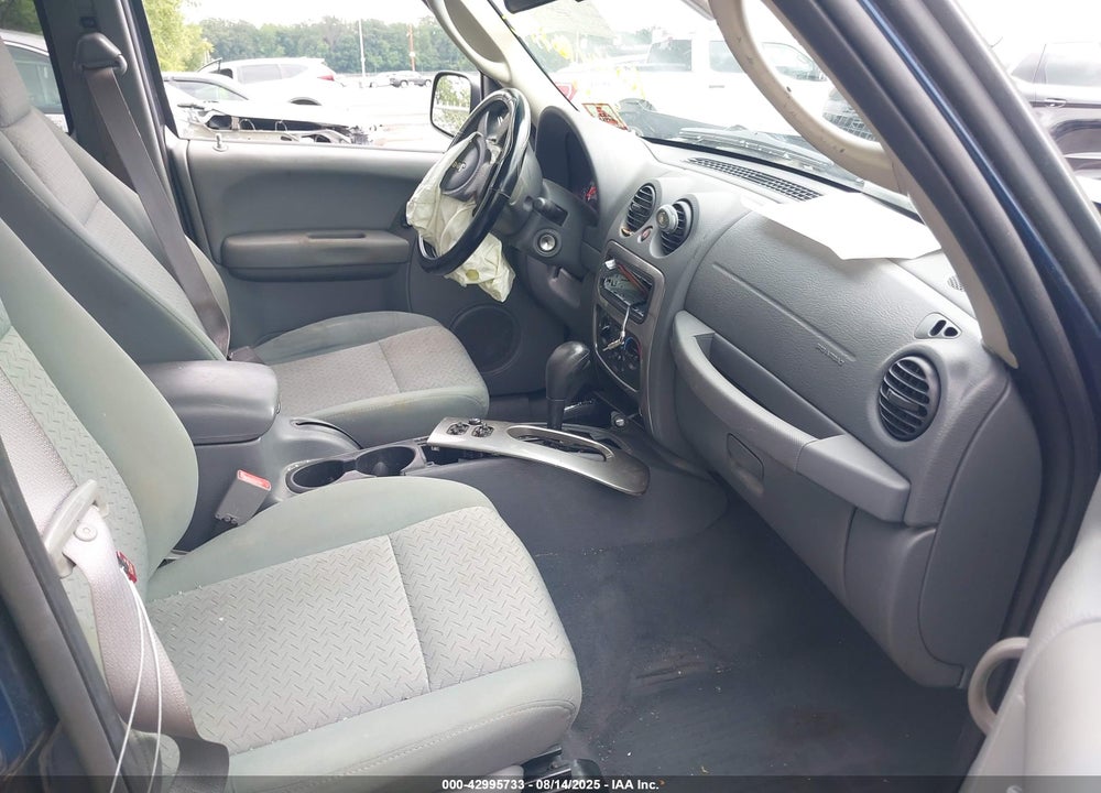 2005 JEEP LIBERTY RENEGADE VIN: 1J4GL38K85W564023