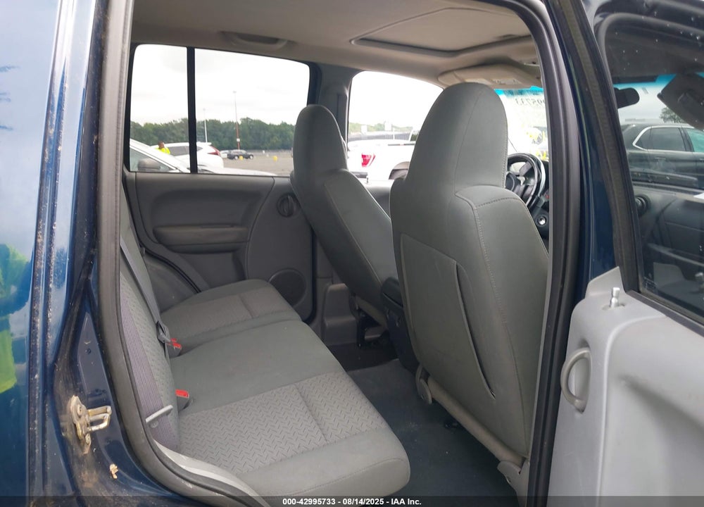 2005 JEEP LIBERTY RENEGADE VIN: 1J4GL38K85W564023