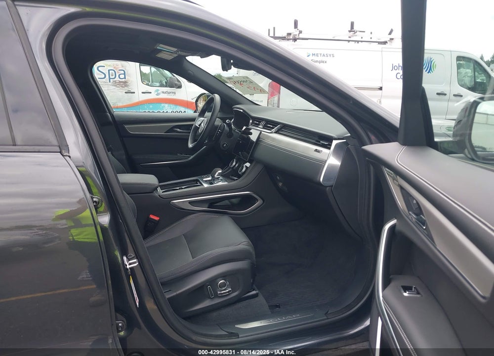 2025 JAGUAR F-PACE VIN: SADCT2EX8SA748213