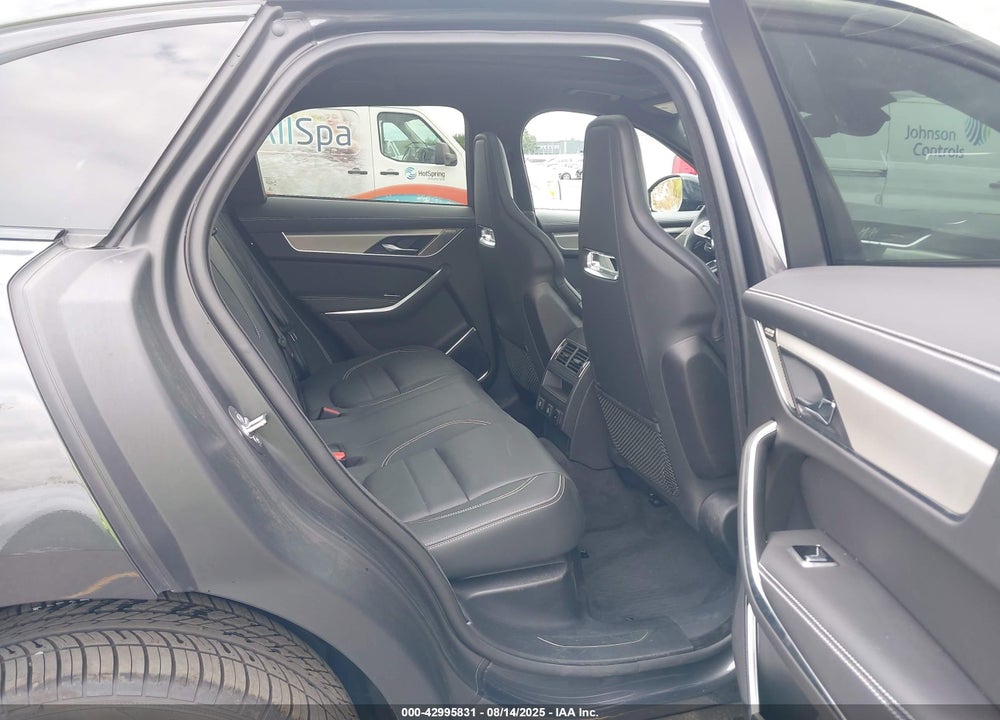 2025 JAGUAR F-PACE VIN: SADCT2EX8SA748213