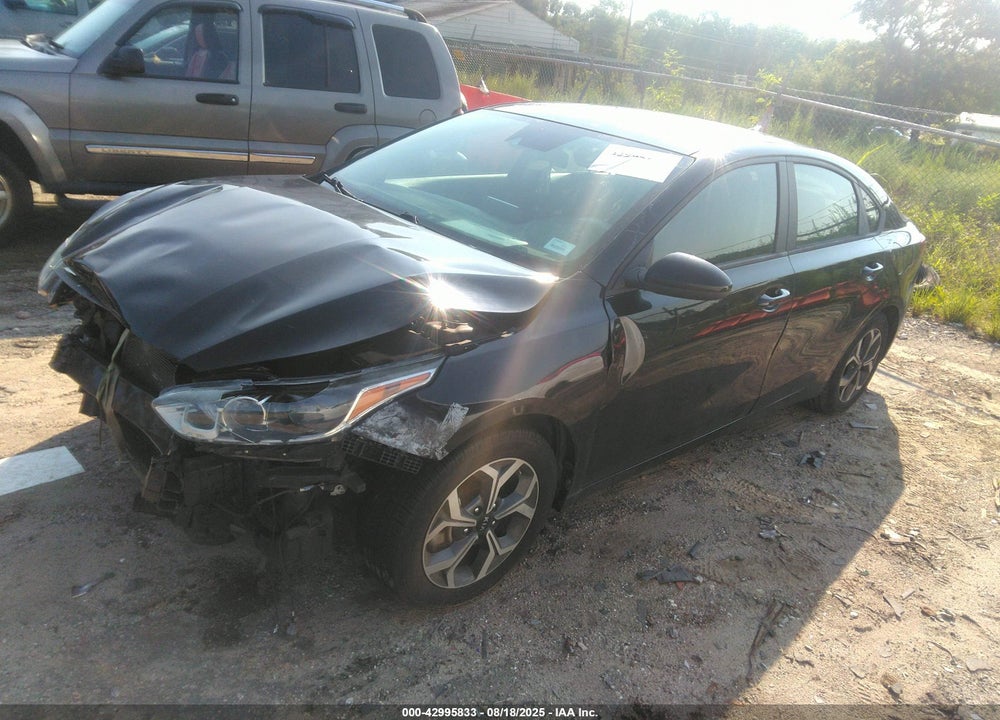 2021 KIA FORTE VIN: 3KPF24AD8ME390405