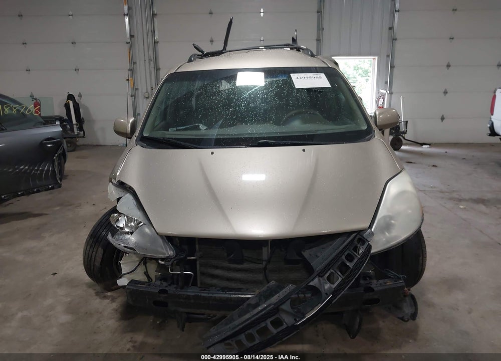 2009 TOYOTA SIENNA XLE VIN: 5TDBK22C29S026860