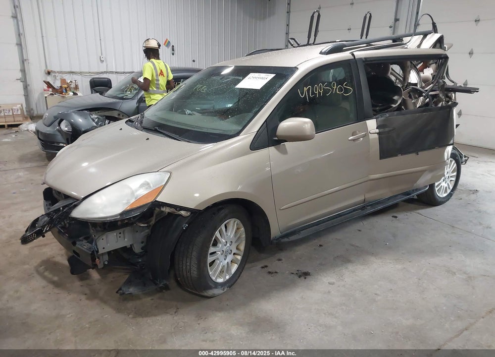 2009 TOYOTA SIENNA XLE VIN: 5TDBK22C29S026860