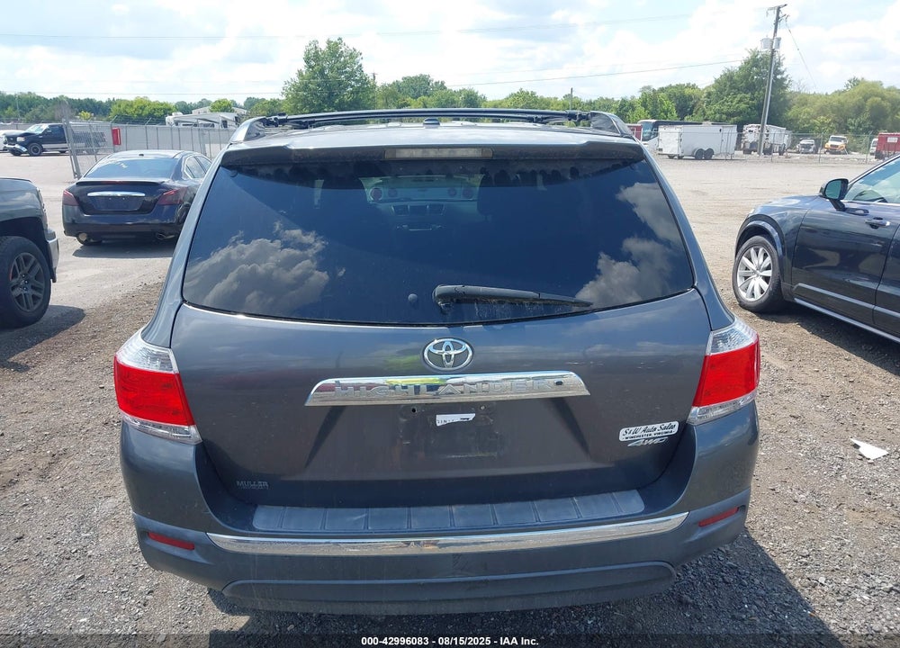 2011 TOYOTA HIGHLANDER VIN: 5TDBK3EH9BS054027