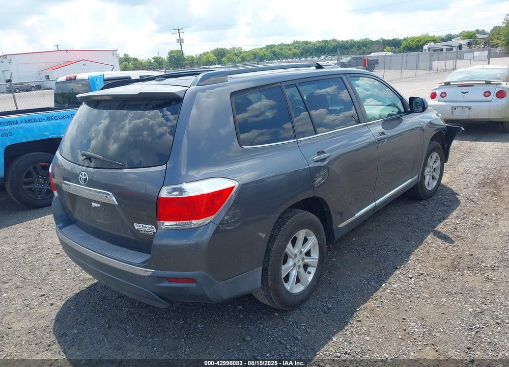 2011 TOYOTA HIGHLANDER VIN: 5TDBK3EH9BS054027