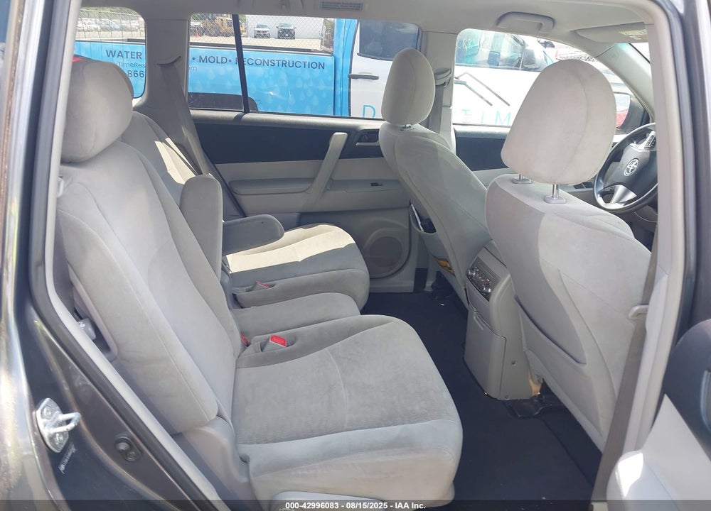 2011 TOYOTA HIGHLANDER VIN: 5TDBK3EH9BS054027