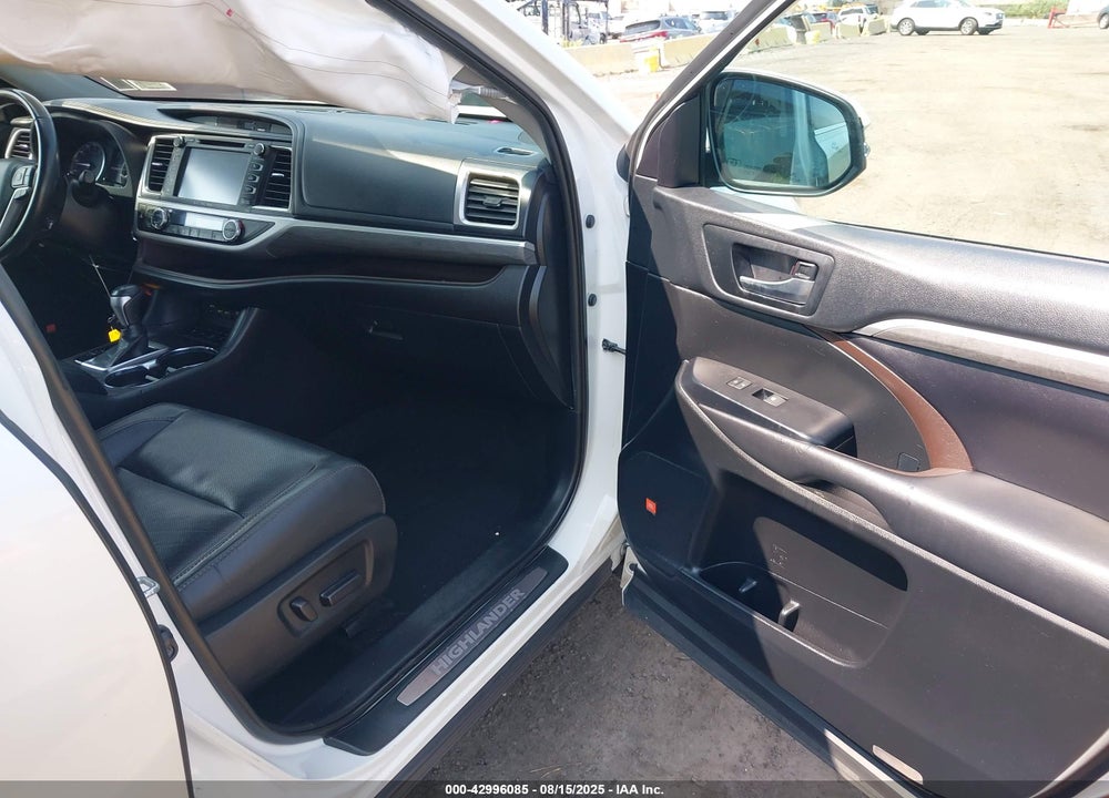 2019 TOYOTA HIGHLANDER VIN: 5TDDZRFH2KS983322