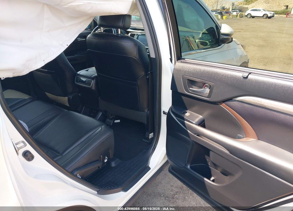 2019 TOYOTA HIGHLANDER VIN: 5TDDZRFH2KS983322