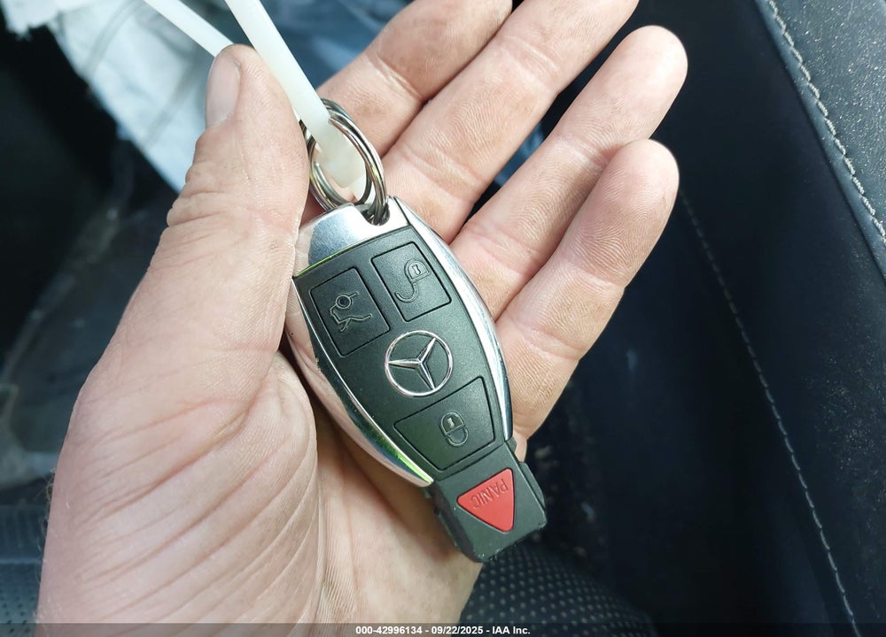 2016 MERCEDES-BENZ S CLASS VIN: WDDUG8FB0GA220480