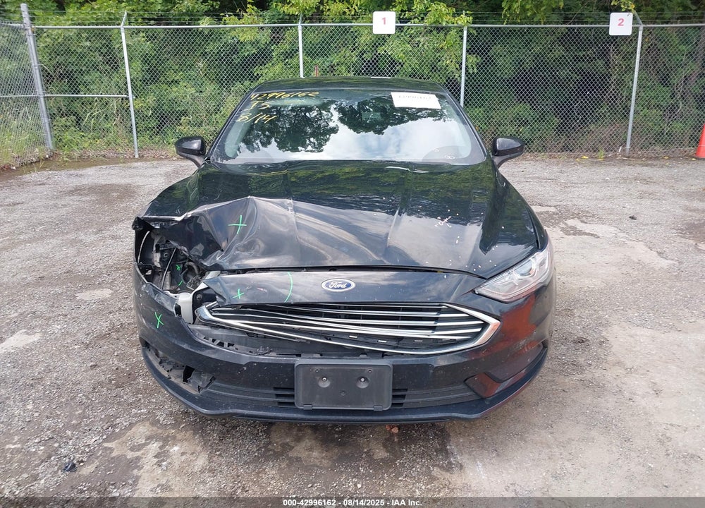 2018 FORD FUSION VIN: 3FA6P0LU0JR137581