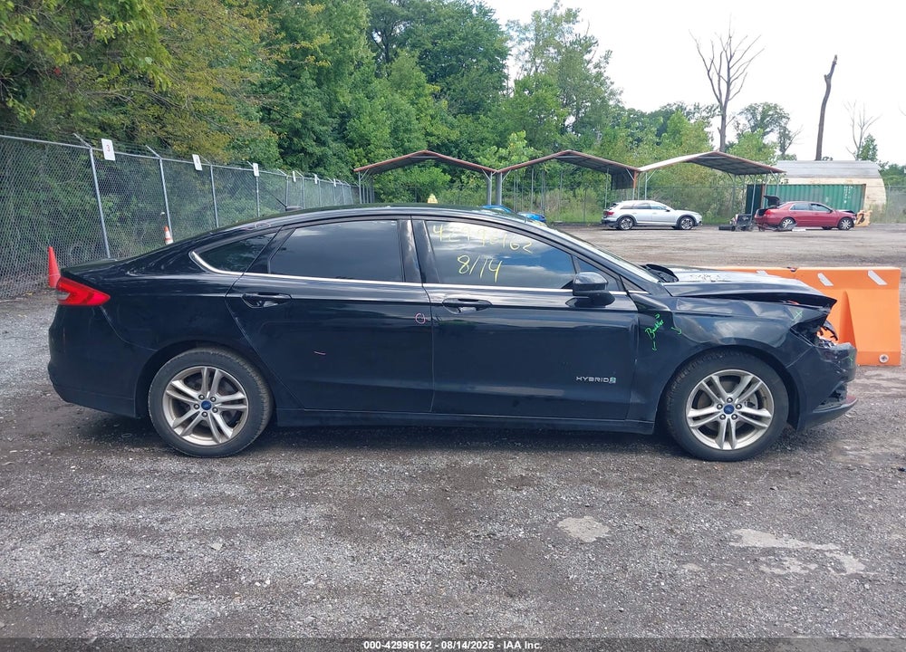 2018 FORD FUSION VIN: 3FA6P0LU0JR137581