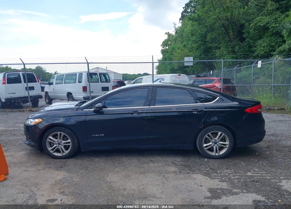 2018 FORD FUSION VIN: 3FA6P0LU0JR137581
