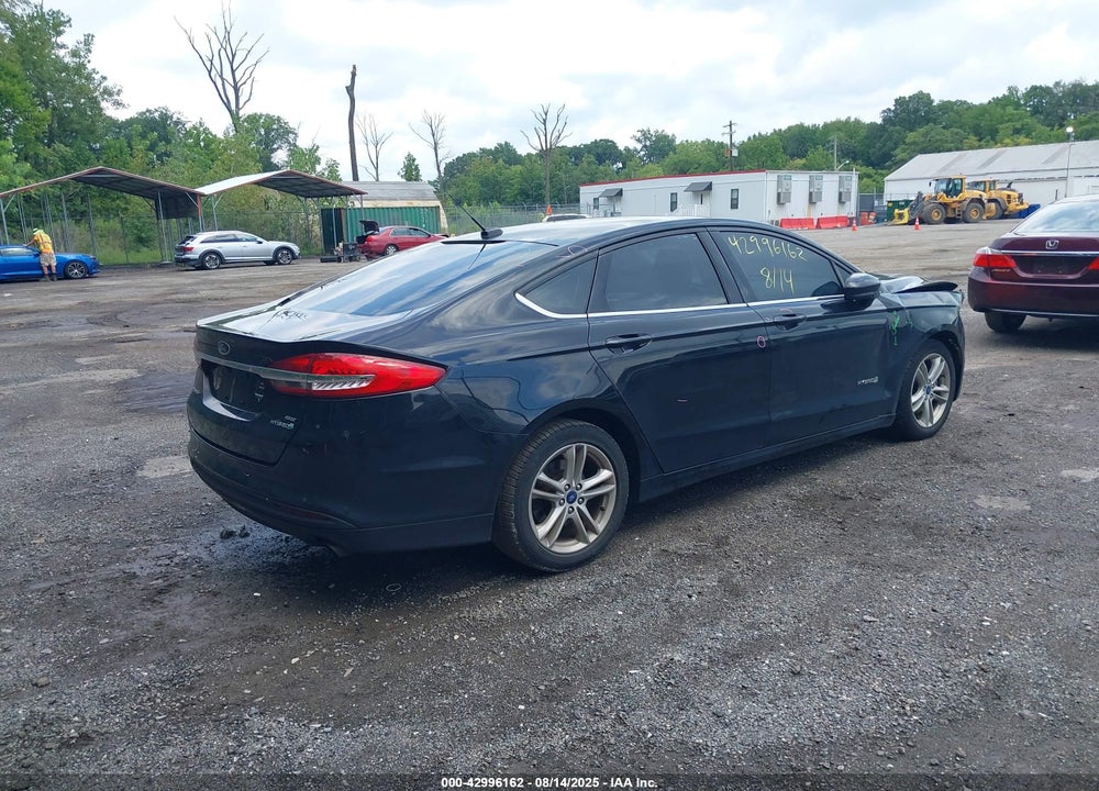2018 FORD FUSION VIN: 3FA6P0LU0JR137581
