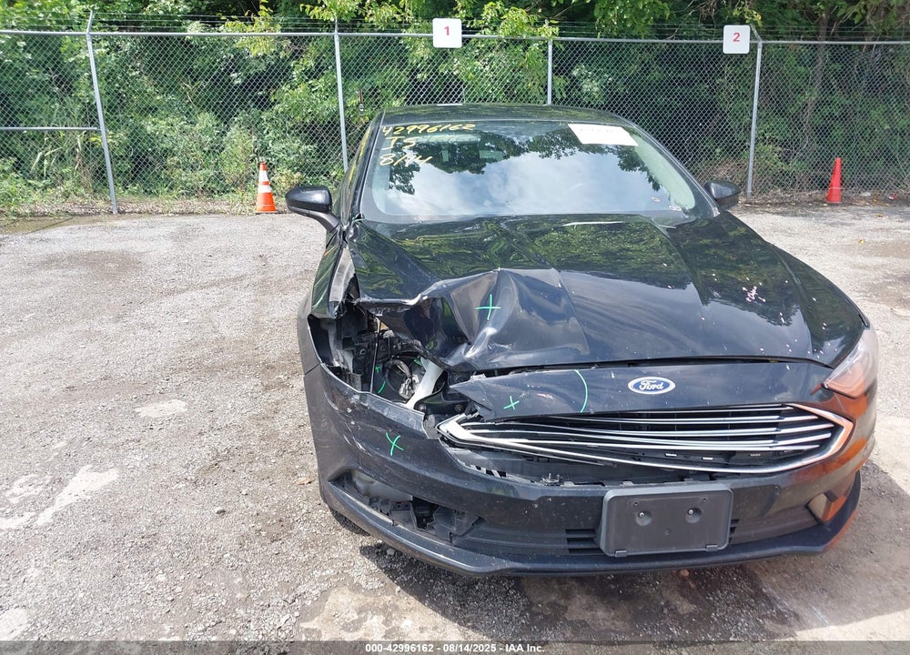 2018 FORD FUSION VIN: 3FA6P0LU0JR137581