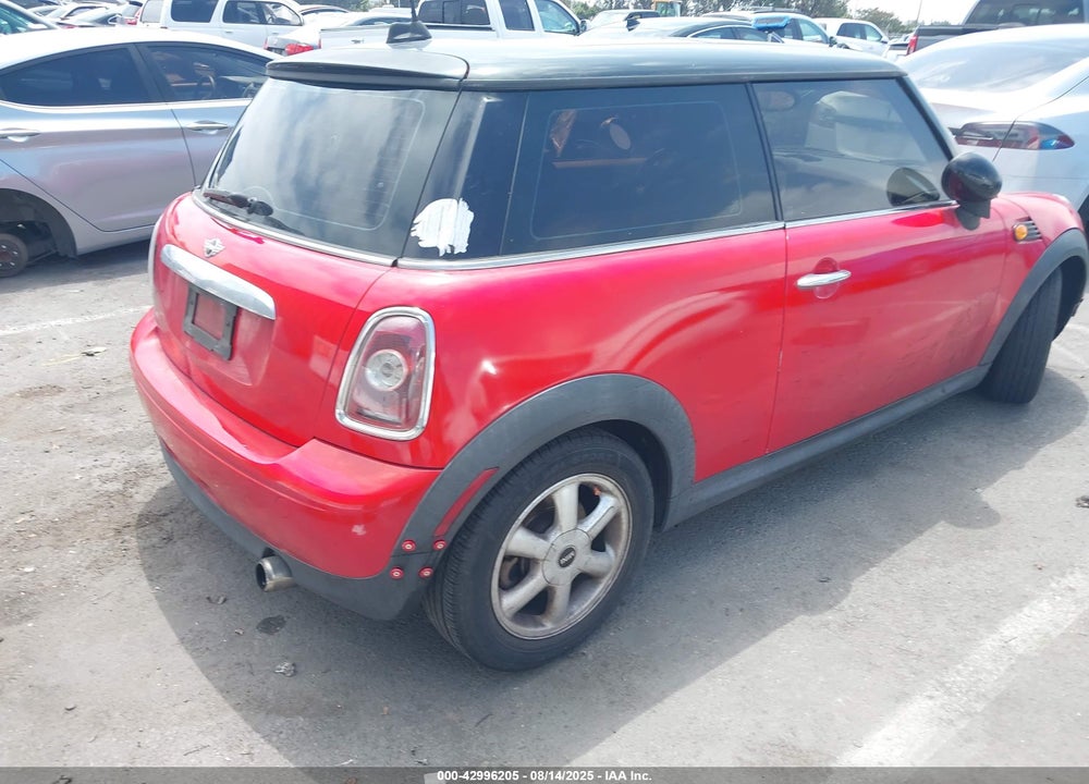 2008 MINI COOPER VIN: WMWMF335X8TT62692