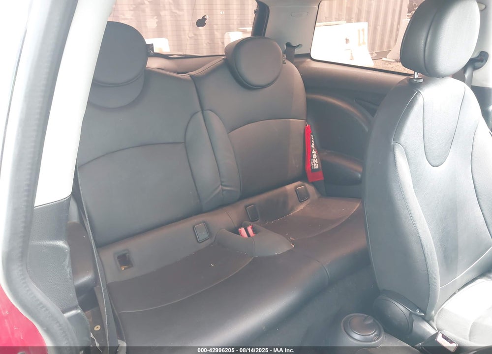 2008 MINI COOPER VIN: WMWMF335X8TT62692