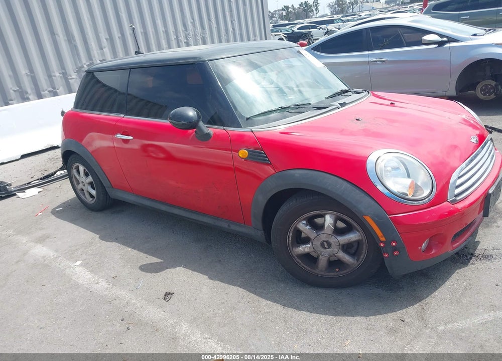 2008 MINI COOPER VIN: WMWMF335X8TT62692