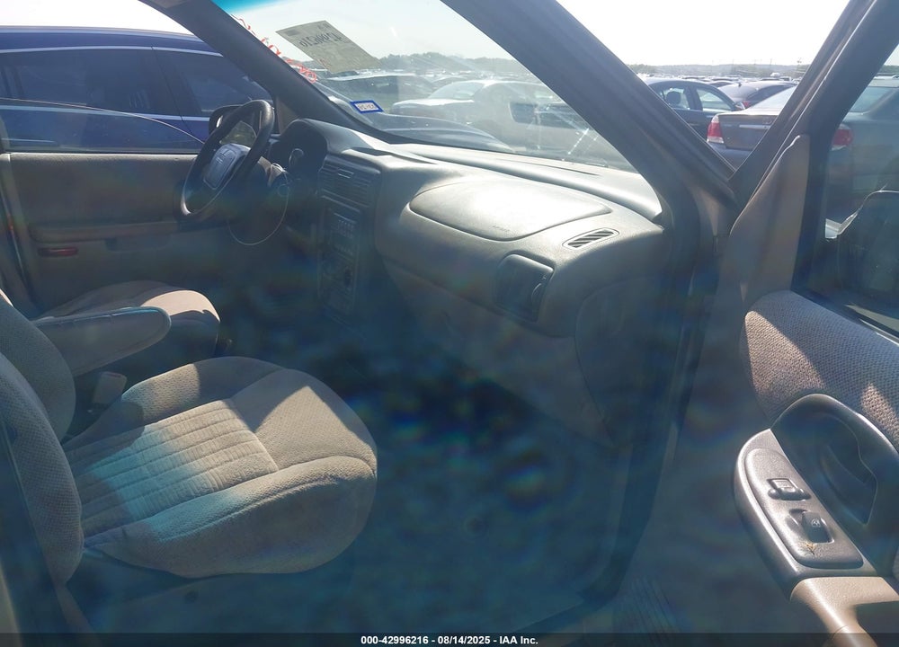 2000 PONTIAC MONTANA M16 VIN: 1GMDX03E8YD321000