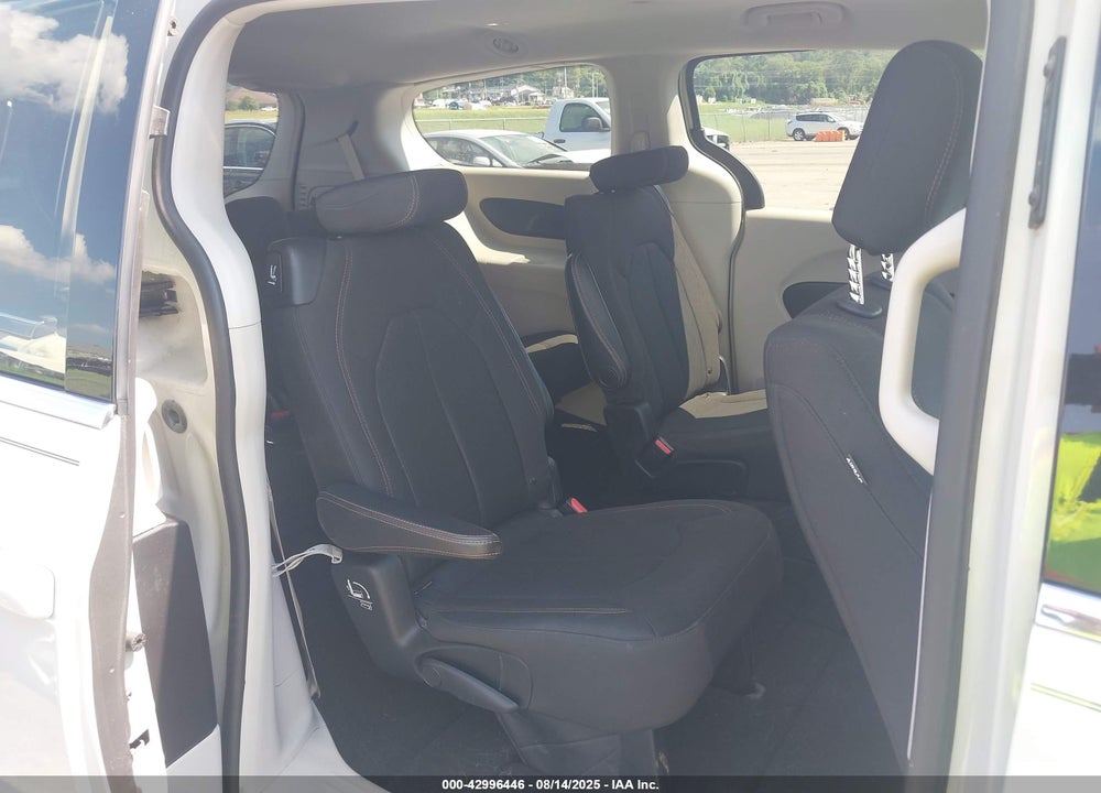 2017 CHRYSLER PACIFICA TOURING VIN: 2C4RC1DG1HR551695