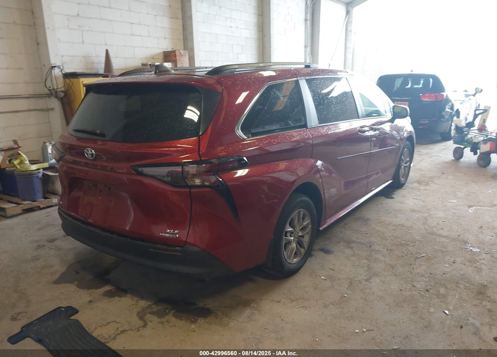 2023 TOYOTA SIENNA XLE VIN: 5TDYSKFC4PS087628