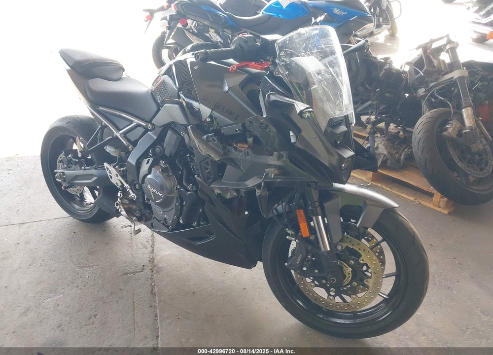 2025 SUZUKI GSX800 F VIN: JS1EM13B2S7100196