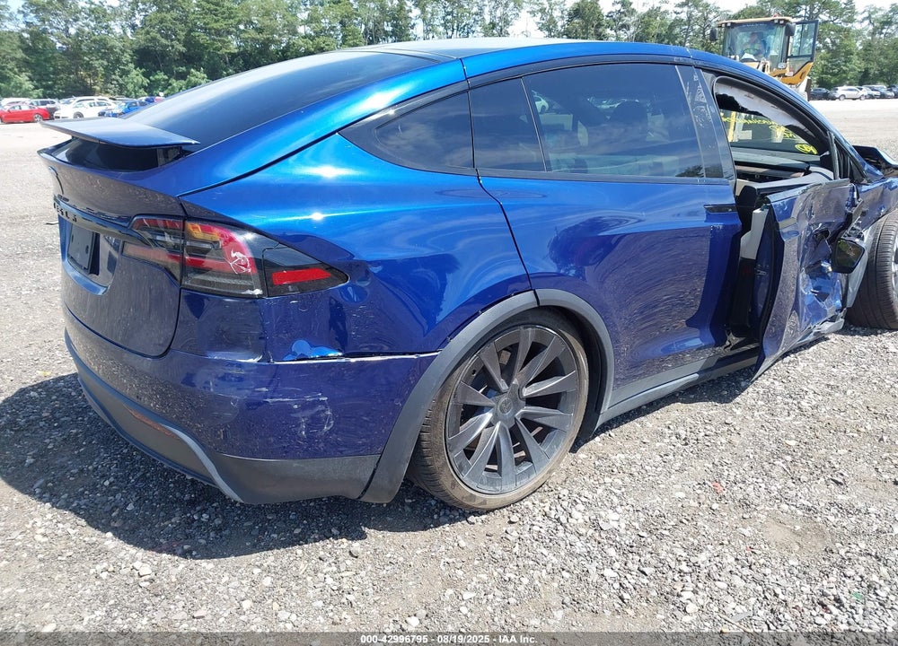 2022 TESLA MODEL X VIN: 7SAXCBE54NF359188