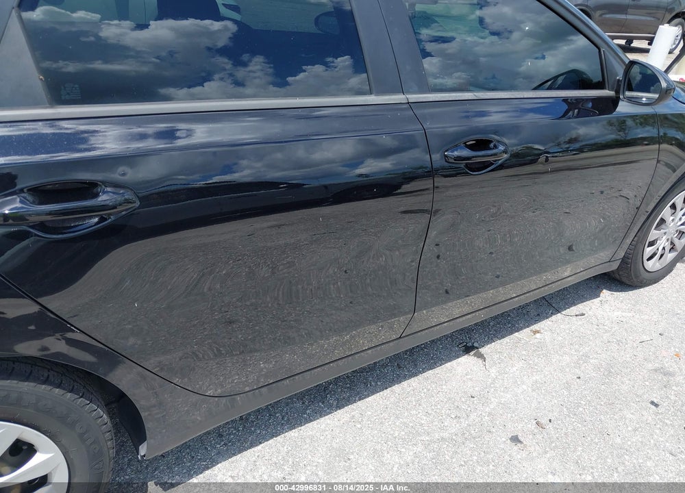 2021 KIA FORTE FE VIN: 3KPF24AD2ME374684