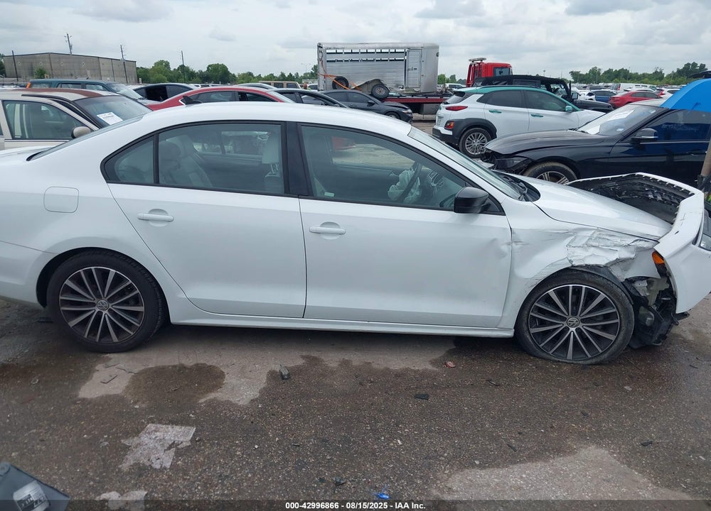 2016 VOLKSWAGEN JETTA VIN: 3VWD17AJ7GM348753