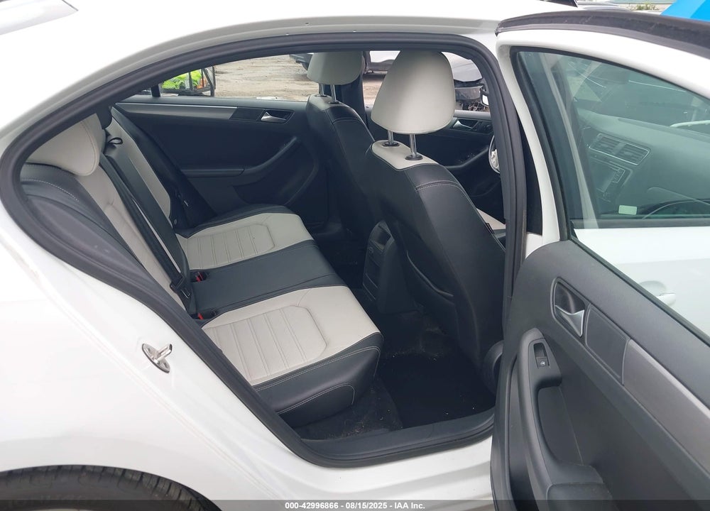 2016 VOLKSWAGEN JETTA VIN: 3VWD17AJ7GM348753
