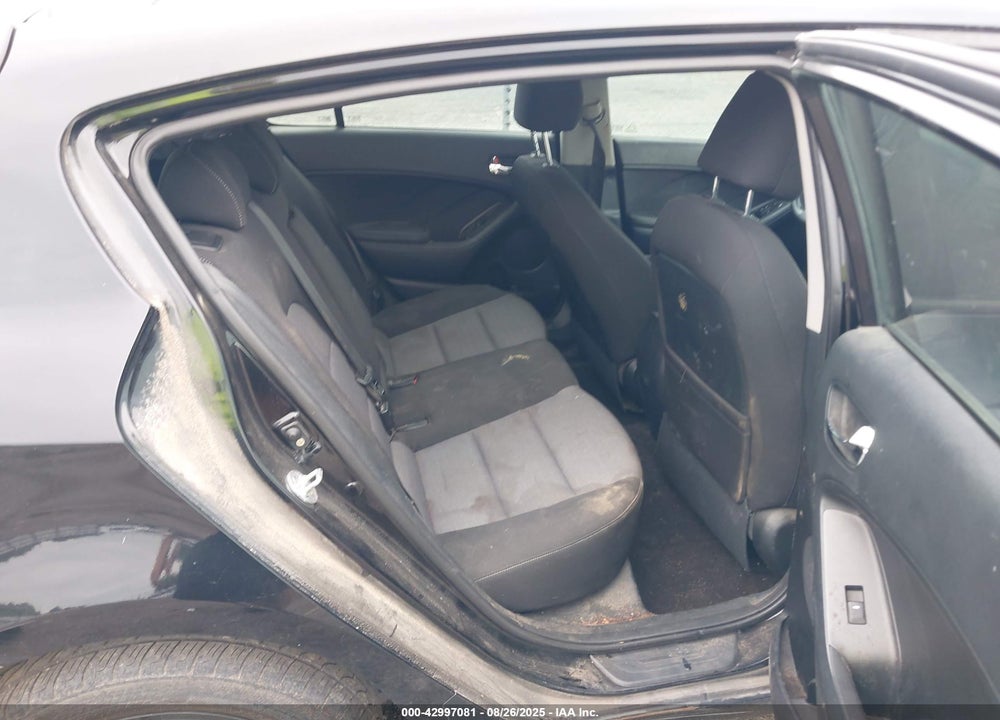 2016 KIA FORTE VIN: KNAFK5A84G5582586