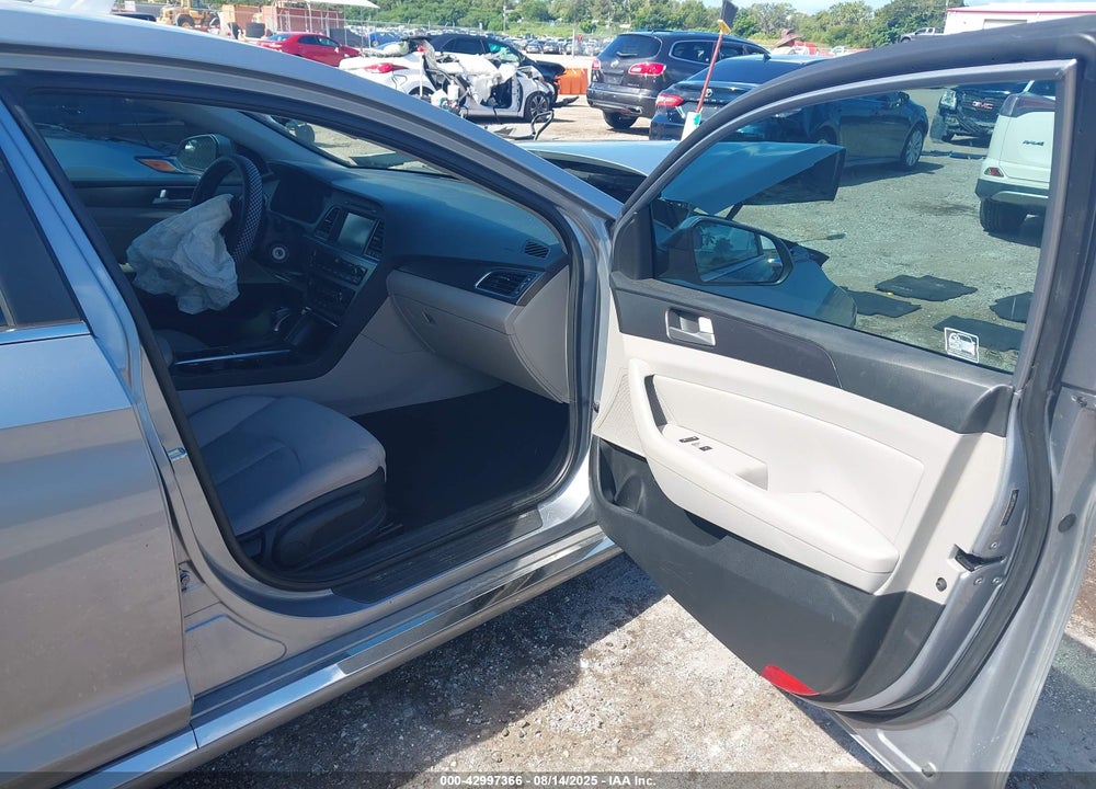 2017 HYUNDAI SONATA VIN: 5NPE34AF6HH541057