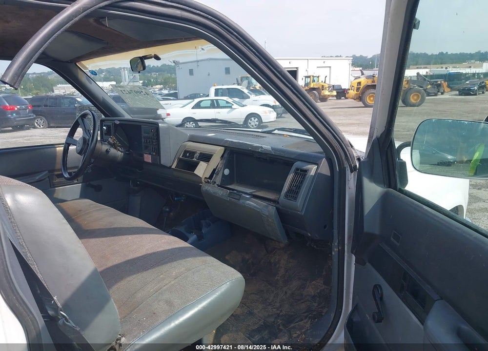 1989 CHEVROLET GMT-400 K1500 VIN: 1GCDK14K6KE191653