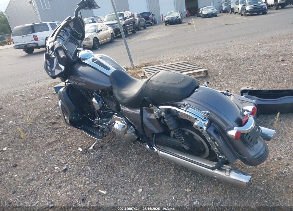 2015 HARLEY-DAVIDSON FLHXS STREET GLIDE SPECIAL VIN: 1HD1KRM38FB666106