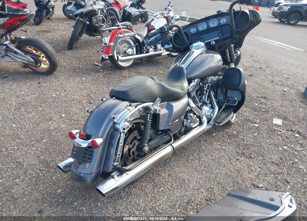 2015 HARLEY-DAVIDSON FLHXS STREET GLIDE SPECIAL VIN: 1HD1KRM38FB666106